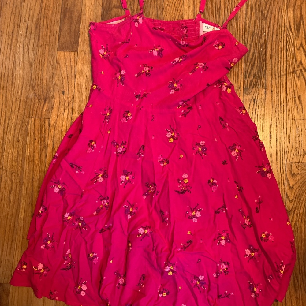 Beautiful hot pink floral dress from Gap. Worn once. So many compliments.